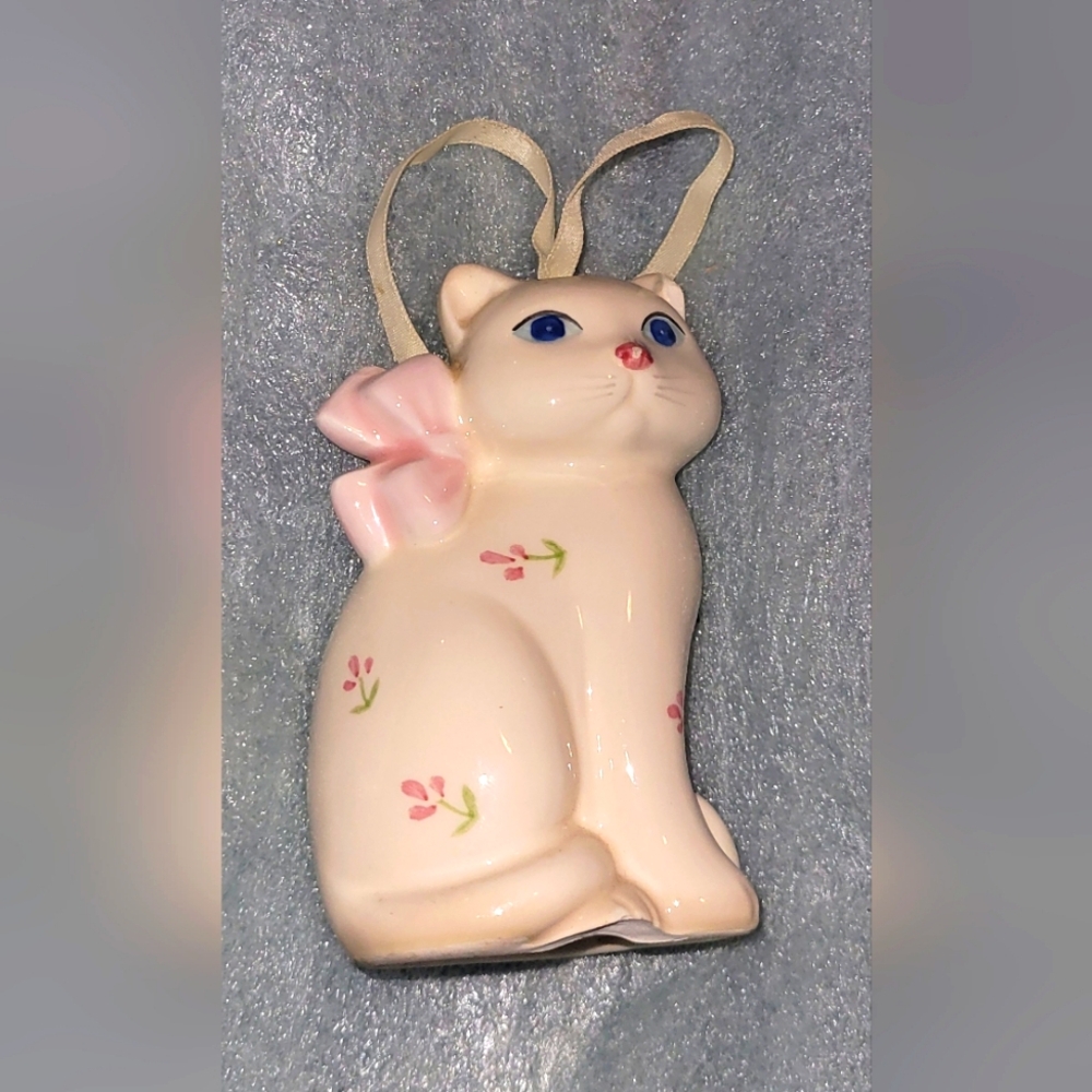 Vintage Takahashi Porcelain Sachet Cat
